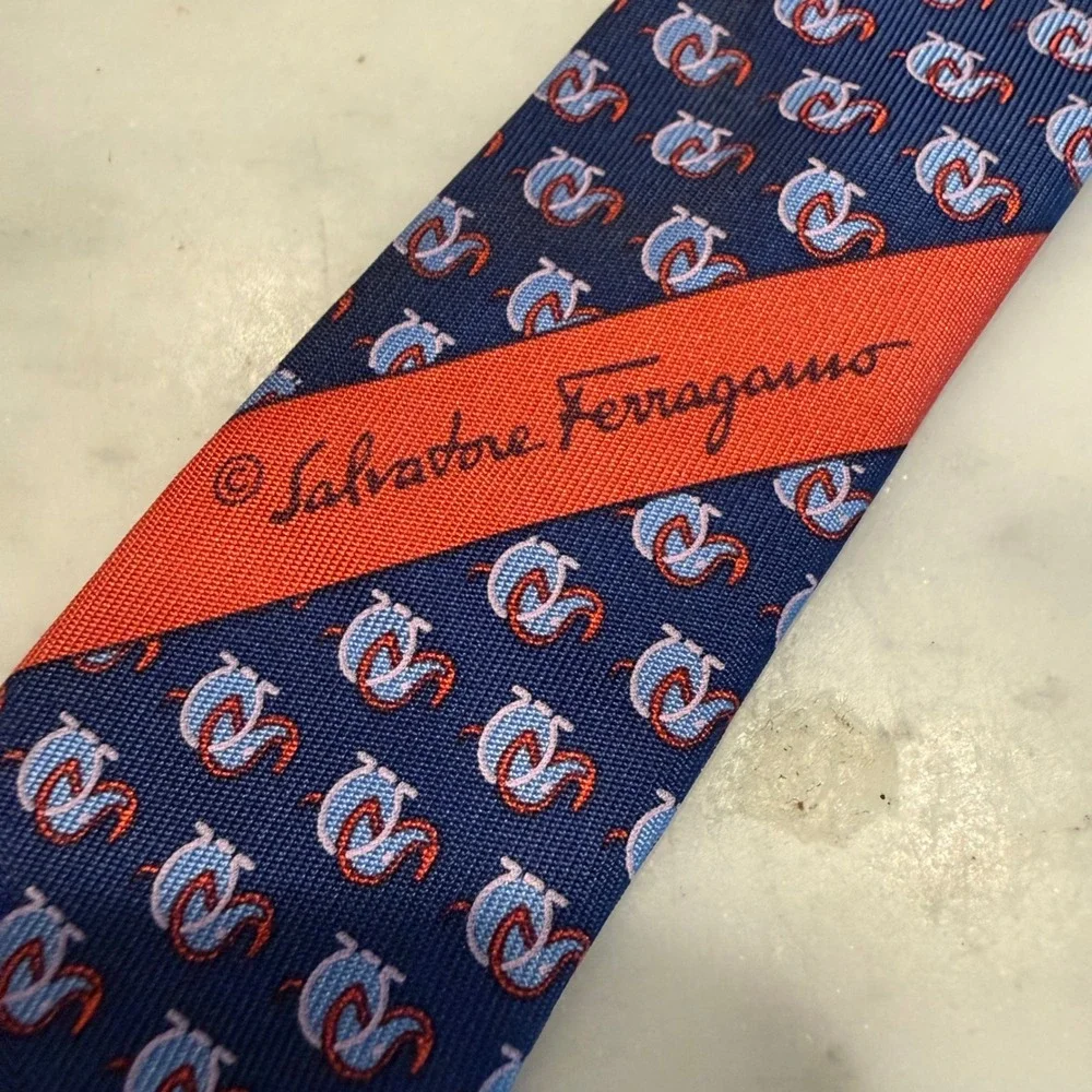Salvatore Ferragamo Mens Silk Tie Navy Blue Elephant Print Italy 3.25 Inch Width